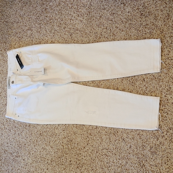 Liverpool Avery Crop in Atrium White with destruction - Picture 6 of 16